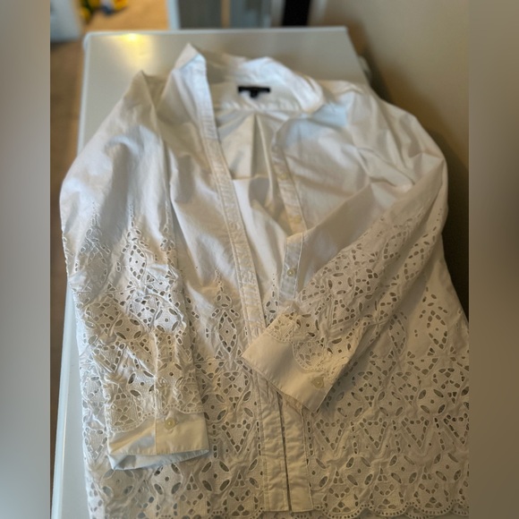 Banana republic long sleeve white eyelet detail shirt - Picture 2 of 5
